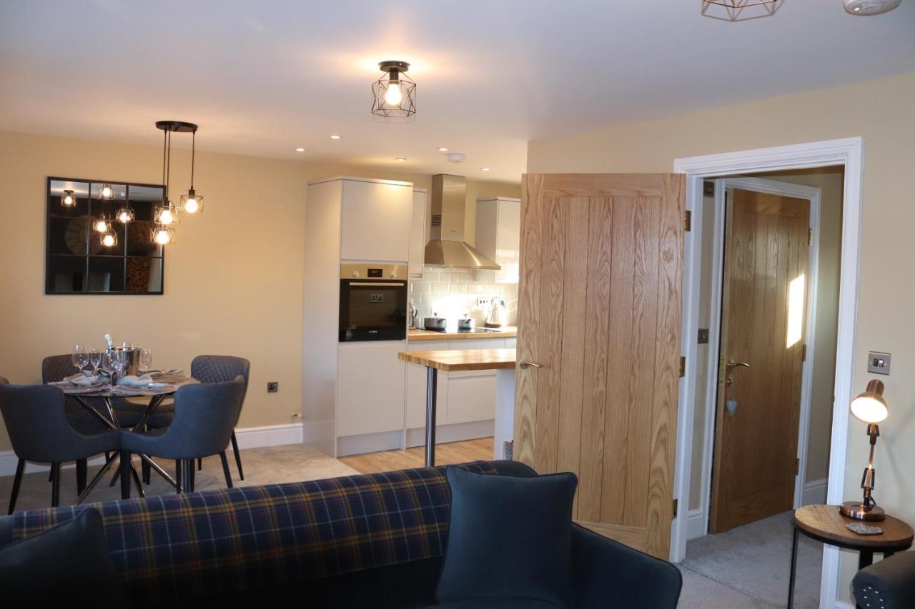 Canal View Cottage With Log Fire & Parking Blisworth Exterior foto
