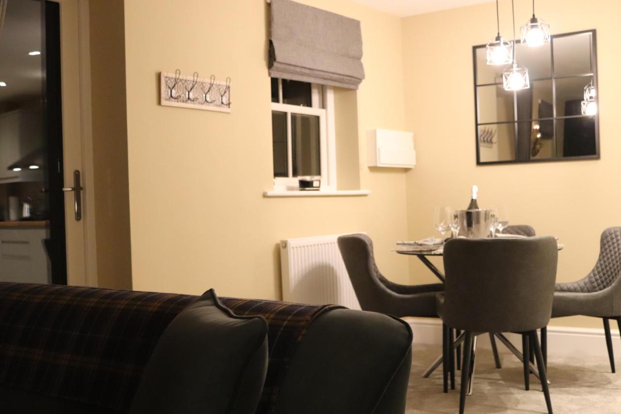 Canal View Cottage With Log Fire & Parking Blisworth Exterior foto