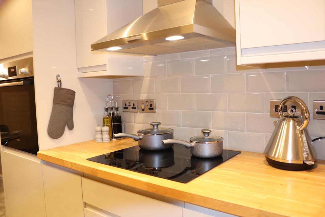 Canal View Cottage With Log Fire & Parking Blisworth Exterior foto
